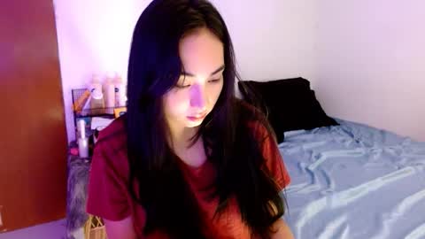 Snapshot of sweetlilly_18 chatting on 09/25/25, 03:10 Lilly online show from 09/25/25, 03:10