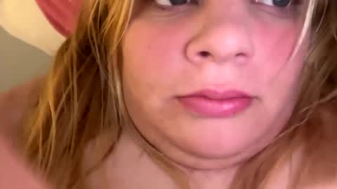 Snapshot of sweetlisa92 chatting on 01/29/25, 05:13 Lisa  online show from 01/29/25, 05:13