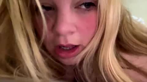 Snapshot of sweetlisa92 chatting on 02/21/25, 02:06 Lisa  online show from 02/21/25, 02:06