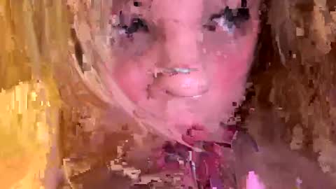 Snapshot of sweetlisa92 chatting on 03/10/25, 10:34 Lisa  online show from 03/10/25, 10:34
