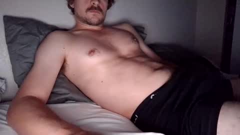 Snapshot of sweetlou22 chatting on 09/28/25, 04:29 sweetlou22 online show from 09/28/25, 04:29