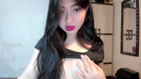 Snapshot of sweetlovepinay04 chatting on 12/08/24, 07:11 Zoe online show from 12/08/24, 07:11