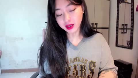 Snapshot of sweetlovepinay04 chatting on 01/11/25, 06:44 Zoe online show from 01/11/25, 06:44