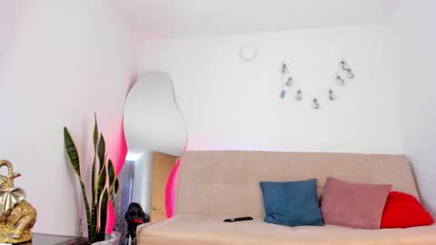 instagram sweetluna 0 online show from 10/29/25, 07:26