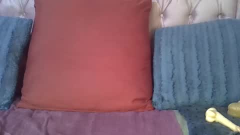 sweetmellowx1 online show from 02/19/25, 03:06