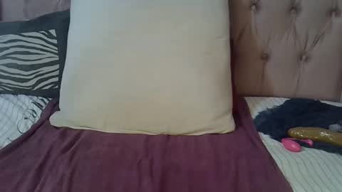 sweetmellowx1 online show from 03/02/25, 01:27