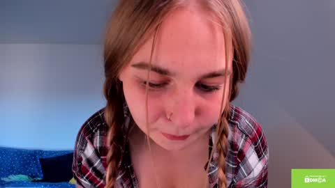 Snapshot of sweetmila1 chatting on 09/20/25, 03:35 Mila online show from 09/20/25, 03:35