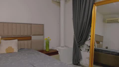 Claudia online show from 10/25/25, 08:47