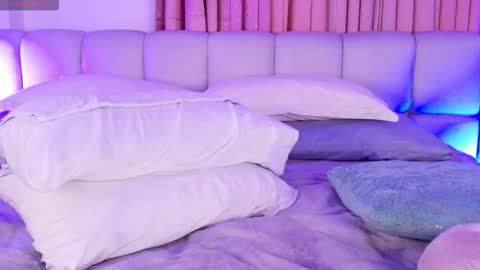 LUNA online show from 10/17/25, 08:33