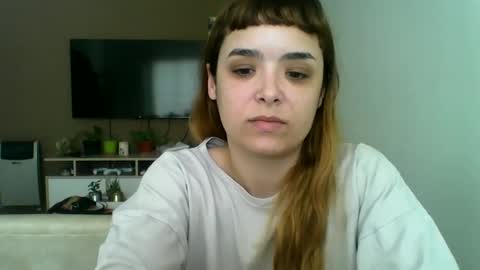Snapshot of sweetmoonns2 chatting on 10/13/25, 05:46 sweetmoonns2 online show from 10/13/25, 05:46