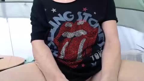 Snapshot of sweetnissapril chatting on 01/14/25, 03:47 April online show from 01/14/25, 03:47