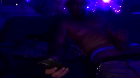 WeAim2PZzz online show from 12/16/24, 08:41