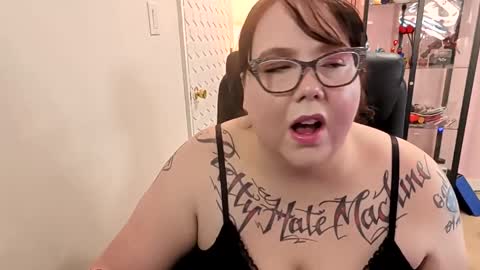 ruby and scarlet online show from 11/19/25, 01:00