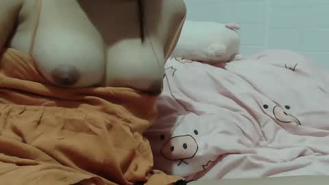 Snapshot of sweetsexy18 chatting on 12/17/24, 10:01 sweetsexy18 online show from 12/17/24, 10:01