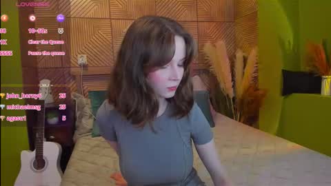 Snapshot of sweetshy_ chatting on 09/20/25, 01:45 Alice online show from 09/20/25, 01:45
