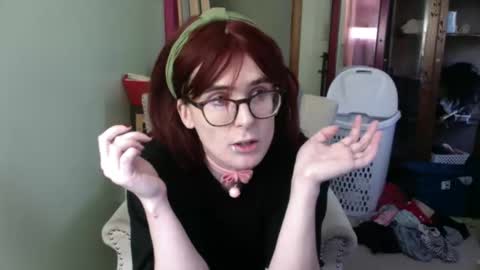 Snapshot of sweetskylarxo chatting on 09/15/25, 12:49 sweetskylarxo online show from 09/15/25, 12:49