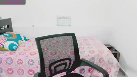 lili online show from 12/16/24, 01:43