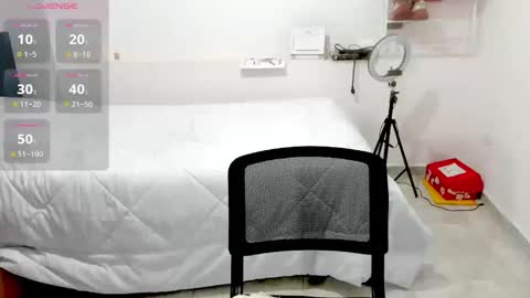 lili online show from 11/16/25, 04:07