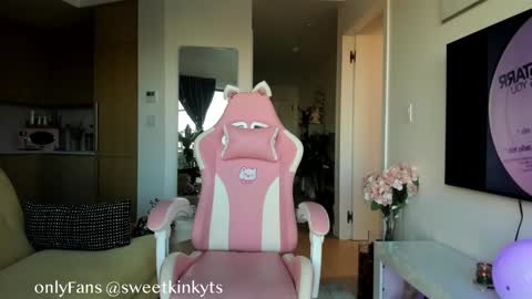 Snapshot of sweetstefania84 chatting on 11/17/25, 08:03 sweetstefania84 online show from 11/17/25, 08:03