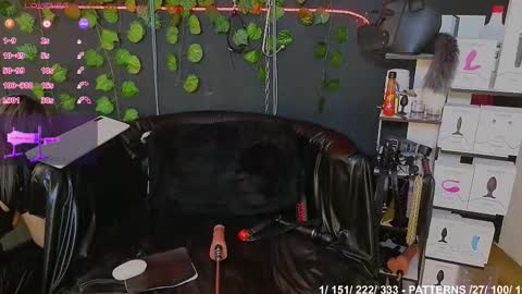 Snapshot of sweett_mollyy chatting on 09/21/25, 09:16 Molly - INDEPENDENT MODEL online show from 09/21/25, 09:16
