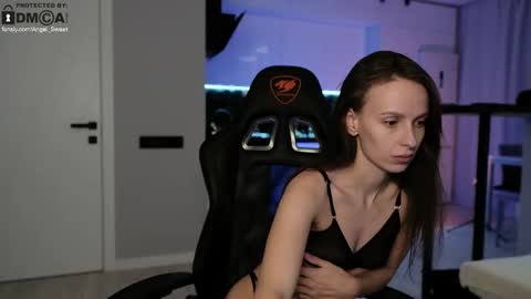 Leila and Alex online show from 09/26/25, 05:39