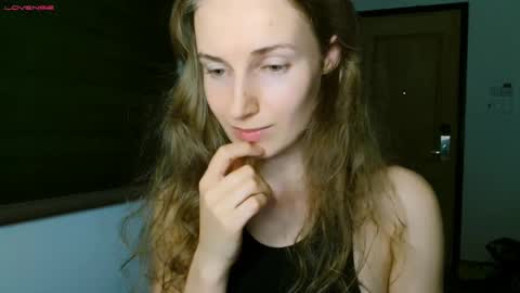 Snapshot of sweety_fruits chatting on 02/25/25, 05:25 sweety_fruits online show from 02/25/25, 05:25