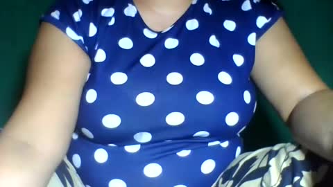 Snapshot of sweety_kaye29 chatting on 01/01/25, 07:32 sweety_kaye29 online show from 01/01/25, 07:32