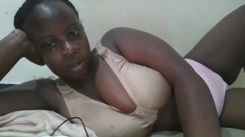Snapshot of sweetyass25 chatting on 09/12/25, 05:02 sweetyass25 online show from 09/12/25, 05:02