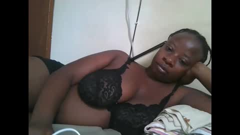 Snapshot of sweetyass25 chatting on 09/25/25, 06:06 sweetyass25 online show from 09/25/25, 06:06