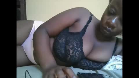 sweetyass25 online show from 10/20/25, 05:52