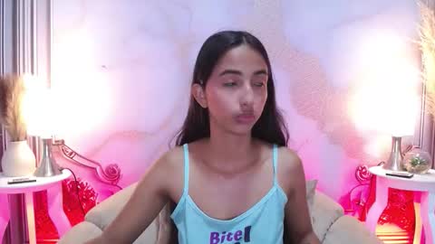 Snapshot of sweetylally chatting on 09/13/25, 12:05 LAURA online show from 09/13/25, 12:05