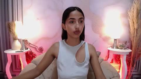 Snapshot of sweetylally chatting on 09/27/25, 12:10 LAURA online show from 09/27/25, 12:10