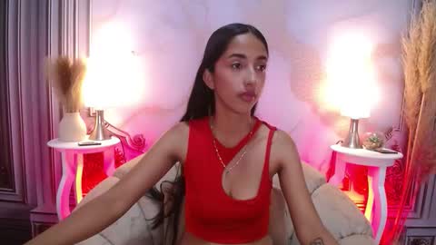 Snapshot of sweetylally chatting on 10/03/25, 12:02 LAURA online show from 10/03/25, 12:02