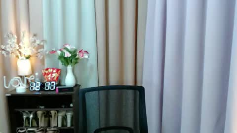 Megan online show from 11/18/25, 04:17