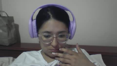 Snapshot of sweetyypeach chatting on 12/05/24, 04:53 sweetyypeach online show from 12/05/24, 04:53
