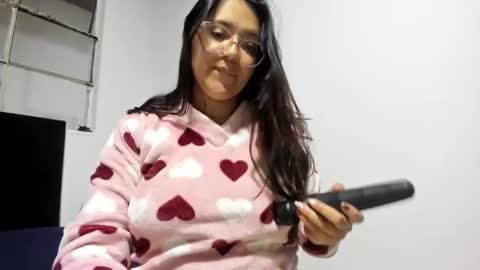 Snapshot of sweetyypeach chatting on 01/07/25, 02:53 sweetyypeach online show from 01/07/25, 02:53