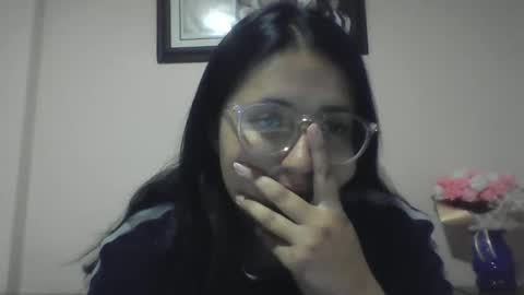 Snapshot of sweetyypeach chatting on 01/27/25, 03:15 sweetyypeach online show from 01/27/25, 03:15