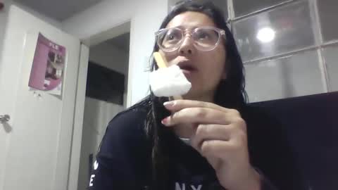 Snapshot of sweetyypeach chatting on 02/13/25, 12:57 sweetyypeach online show from 02/13/25, 12:57