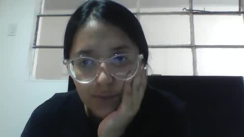 Snapshot of sweetyypeach chatting on 02/13/25, 05:22 sweetyypeach online show from 02/13/25, 05:22