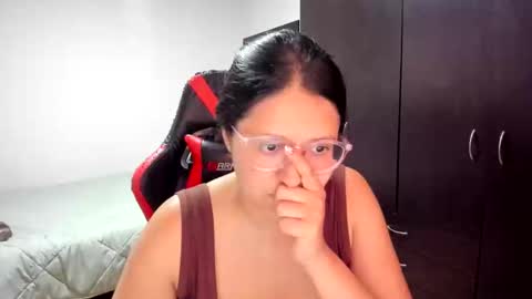 Snapshot of sweetyypeach chatting on 02/18/25, 08:36 sweetyypeach online show from 02/18/25, 08:36