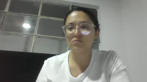 Snapshot of sweetyypeach chatting on 03/04/25, 03:11 sweetyypeach online show from 03/04/25, 03:11