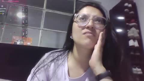 Snapshot of sweetyypeach chatting on 09/12/25, 04:01 sweetyypeach online show from 09/12/25, 04:01