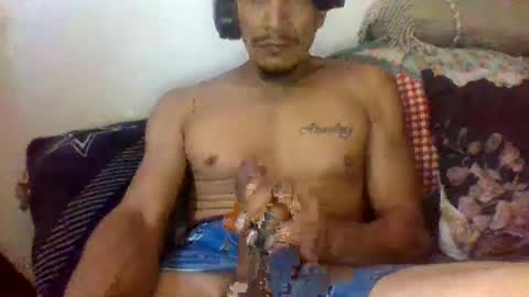 Snapshot of sweezybrown1 chatting on 10/08/25, 06:38 MR. SWEEZY online show from 10/08/25, 06:38