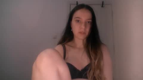 Snapshot of swetynun chatting on 10/21/25, 05:35 nur online show from 10/21/25, 05:35