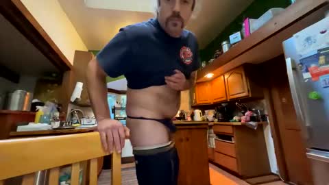 Snapshot of switch_mack chatting on 11/15/25, 03:08 switch_mack online show from 11/15/25, 03:08