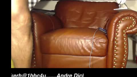 Snapshot of swolebbc chatting on 12/03/24, 07:32 The DickGod online show from 12/03/24, 07:32