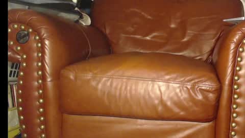 Snapshot of swolebbc chatting on 12/11/24, 02:33 The DickGod online show from 12/11/24, 02:33