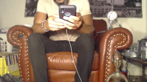 Snapshot of swolebbc chatting on 12/17/24, 04:45 The DickGod online show from 12/17/24, 04:45