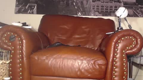 Snapshot of swolebbc chatting on 01/02/25, 05:14 The DickGod online show from 01/02/25, 05:14