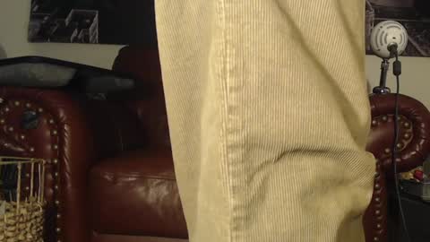 Snapshot of swolebbc chatting on 01/16/25, 06:25 The DickGod online show from 01/16/25, 06:25